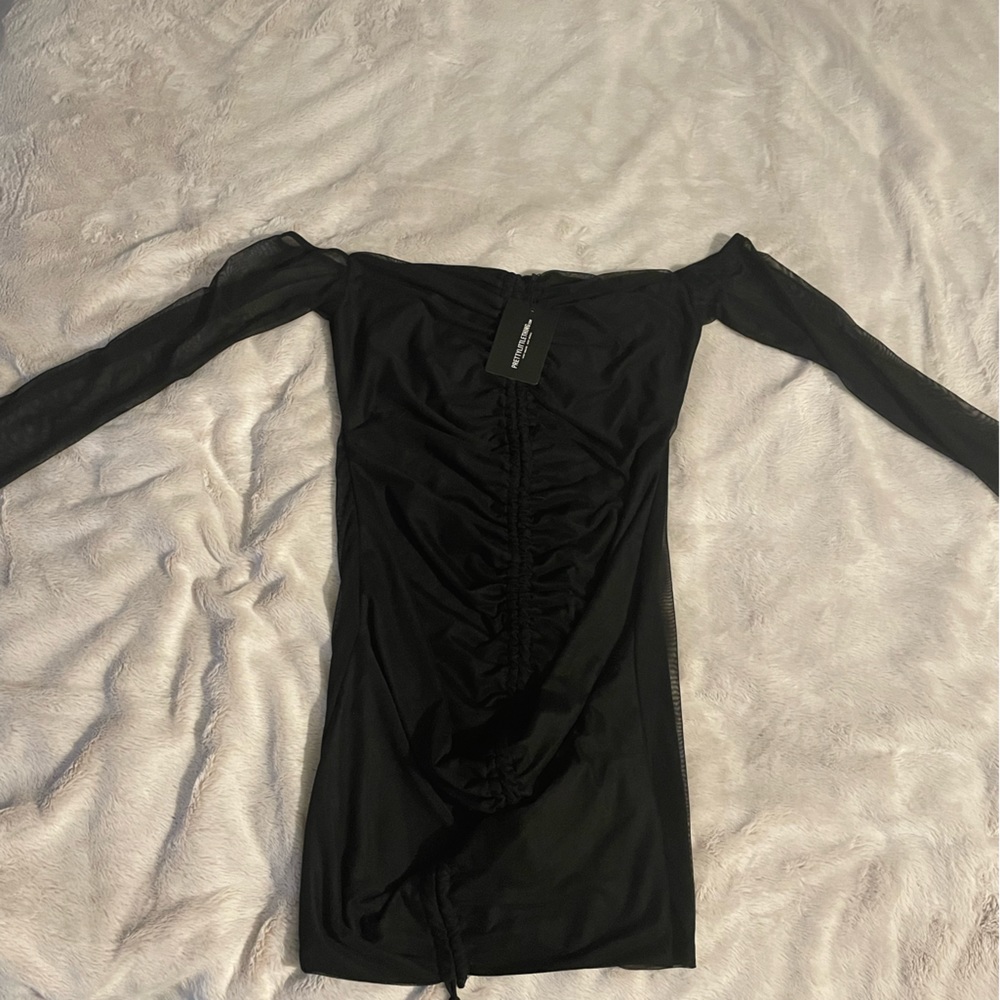 PrettyLittleThings black mesh ruched bardot bodycon dress off the shoulders - Picture 4 of 4